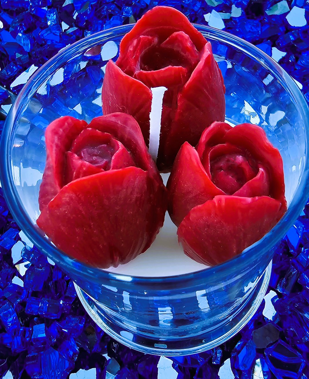 Round White Candle with Red Tulips